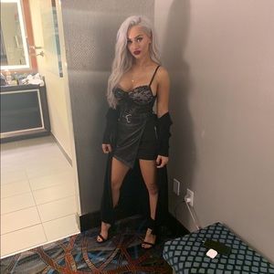 Manière de voir black buckle skirt